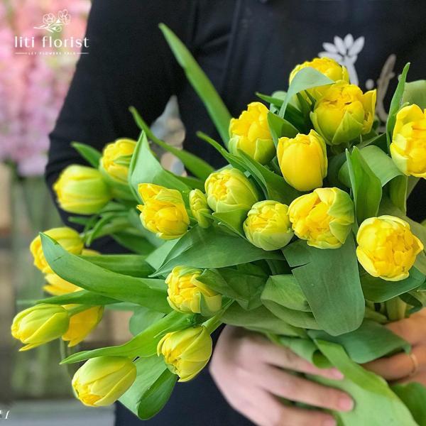 Màu sắc của hoa Tulip là điều tạo nên sự đặc biệt cho loài hoa này. Từ màu trắng tinh khôi đến màu đỏ đam mê, hoa Tulip mang trong mình nhiều ý nghĩa khác nhau như tình yêu chân thành, tình bạn hoặc sự thành công trong cuộc sống.