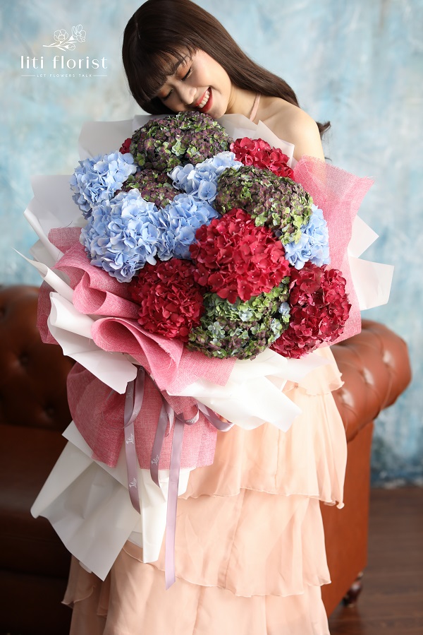 Bó hoa hồng tặng sinh nhật bạn gái  Điện hoa Moonflower