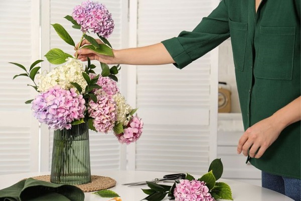 Các mẫu cắm hoa đẹp đơn giản 